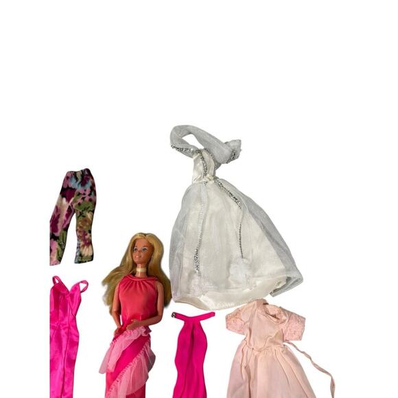 Vintage Original 1977 SUPERSTAR BARBIE DOLL WITH EXTRA CLOTHING LOT - Picture 7 of 11